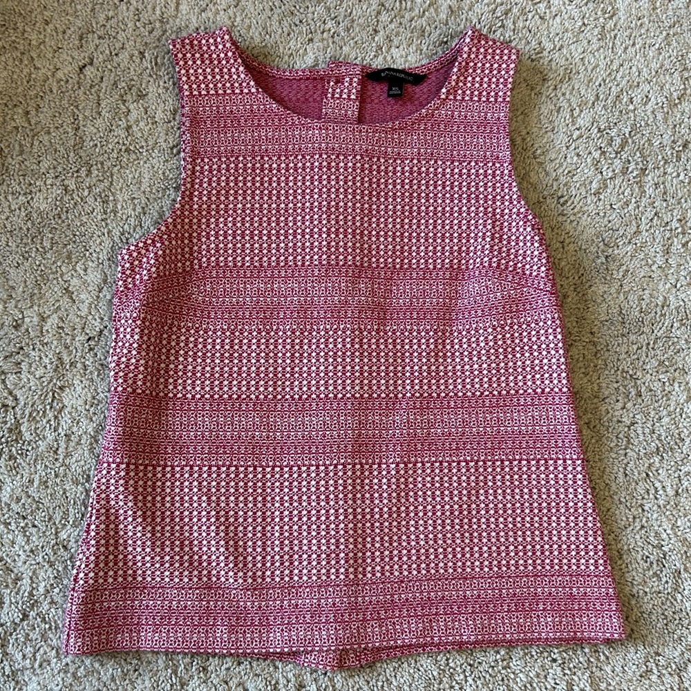 Banana Republic sleeveless vest style top size x-small